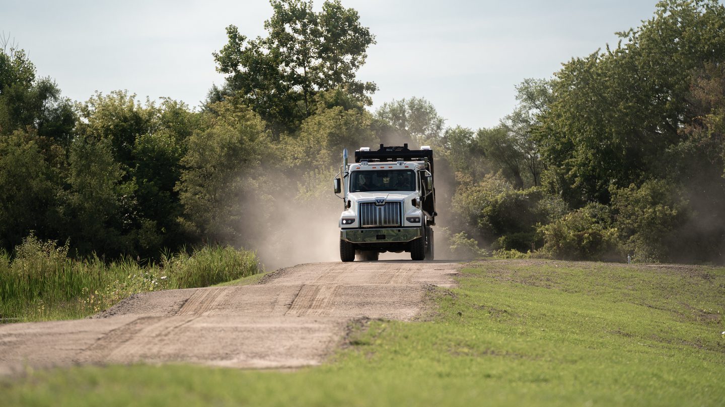 Daimler Trucks North America Announces Partnership with American Center for Mobility